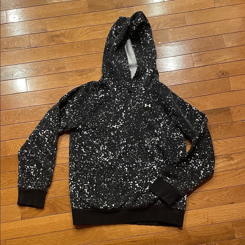 Under Armour Kids Black Hoodie w/gray & white speckles/splatters Size Medium
